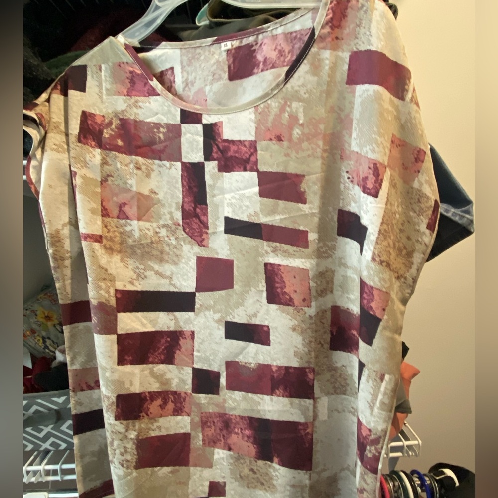XL multi colored top.